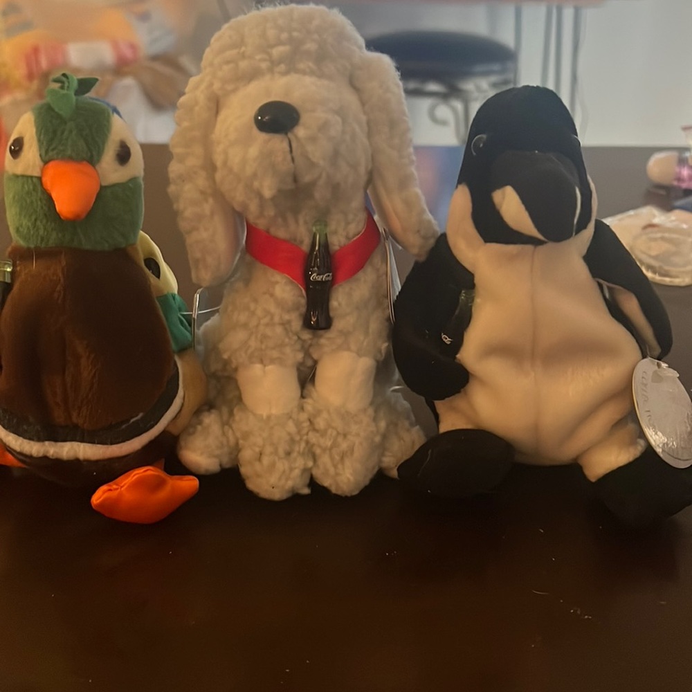 3 international Coca-Cola beanie babies